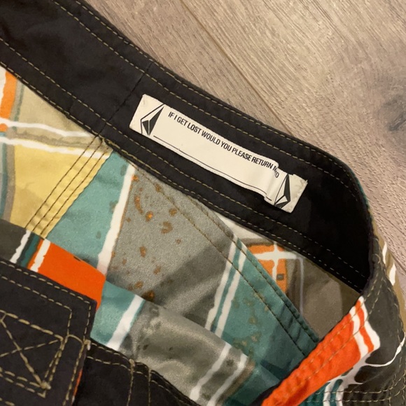 Volcom Board Shorts Size 26 - Picture 4 of 6